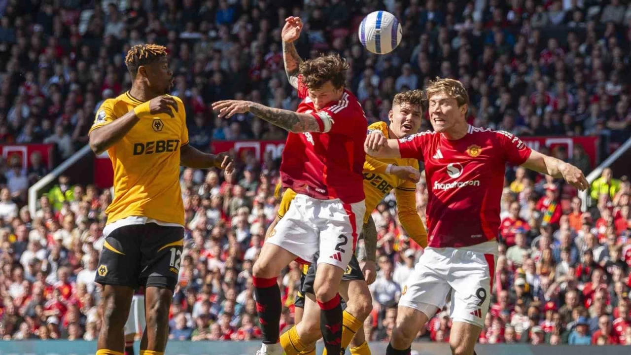 Manchester United evinde Wolverhampton'a kaybetti