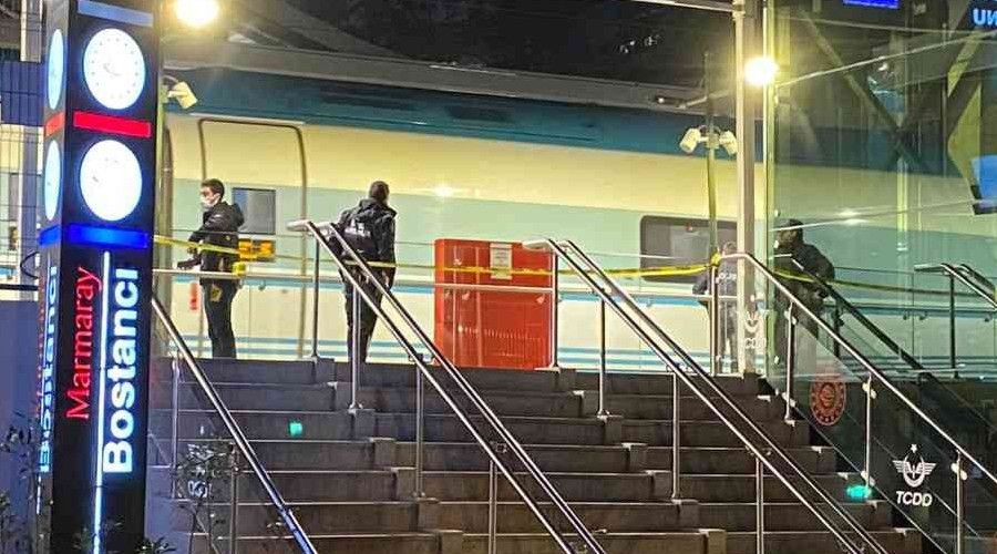Marmaray Bostancı'da tren raylarına atlayan kişi hayatını kaybetti