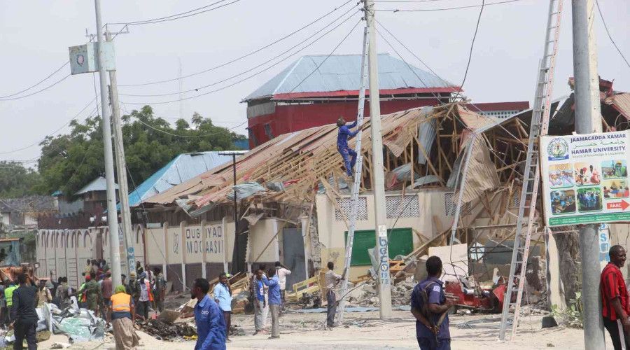 Mogadişu'daki bombalı saldırının bilançosu belli oldu: 8 ölü, 17 yaralı