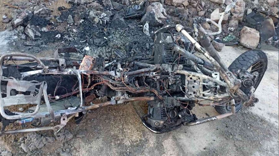 Motosiklet duvara çarparak alev aldı : 1 ölü