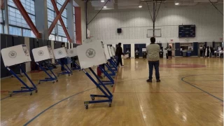 New York yeni belediye başkanını seçmek için sandık başında