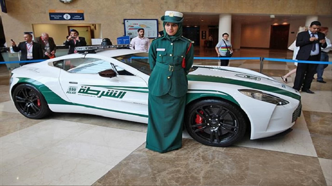 Polis arabalar Lamborghini, Bugatti, Ferrari