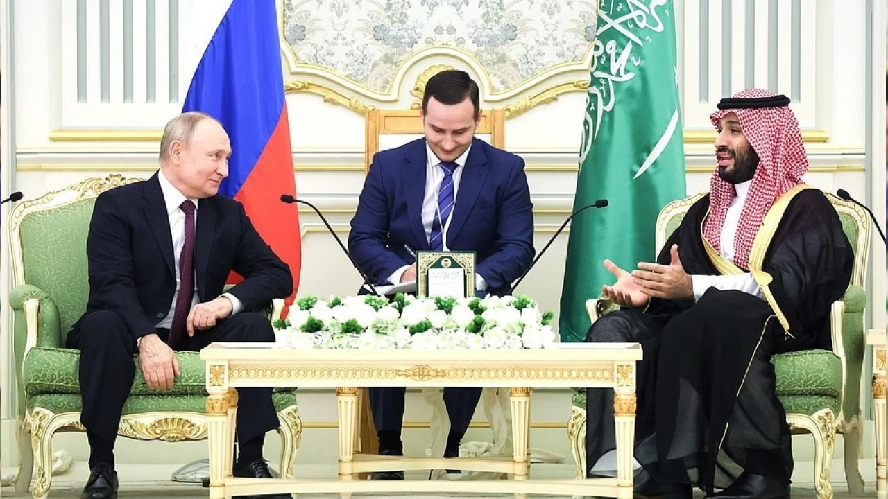 Putin, Suudi Arabistan Veliaht Prensi Selman ile bir araya geldi
