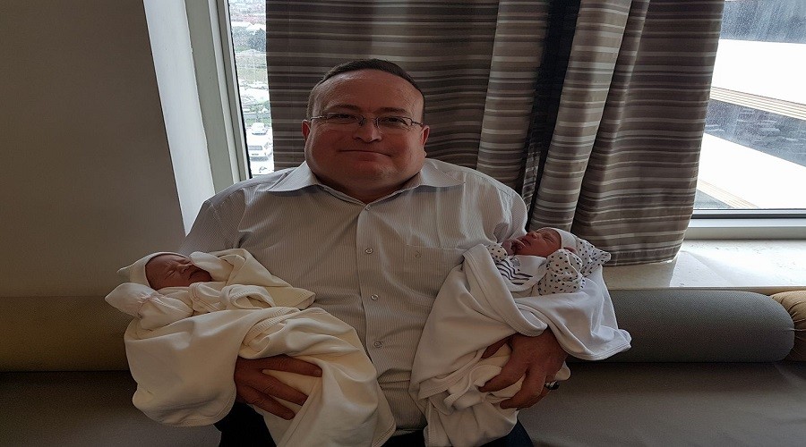 'Sağlıkçıları sevin' çünkü onlar sizin için ölüyorlar