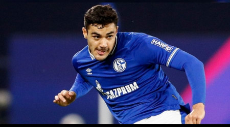 Schalke Ozan' kadroda dnmyor