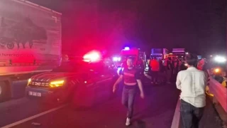 Şereflikoçhisar'da jandarma aracına minibüs çarptı: 1 ölü, 4 yaralı