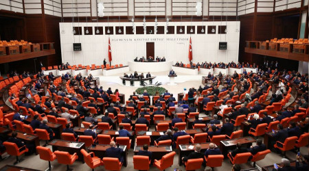 Sosyal medyaya siyasi kelepçe