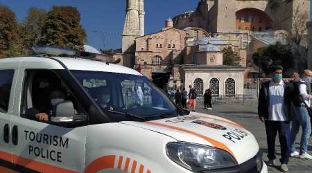 Sultanahmet ve Ayasofya'da drone'lu virs denetimi