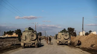 Suriye güçleri, Haseke'ye girmek için bekleyişini sürdürüyor