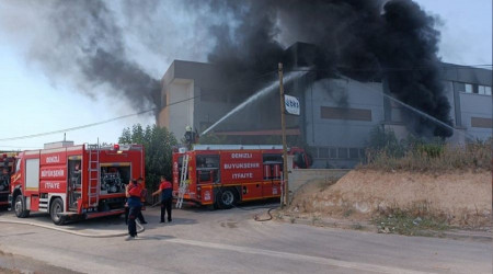 Tekstil fabrikasında yangın, hasar büyük