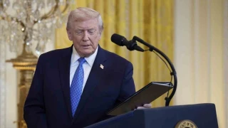 Trump, Suriye ve Filistin dahil 6 ülkenin vatandaşlarının ABD'ye girişini yasakladı