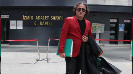 Türkücü avukat, şarkısına adliyede klip çekti