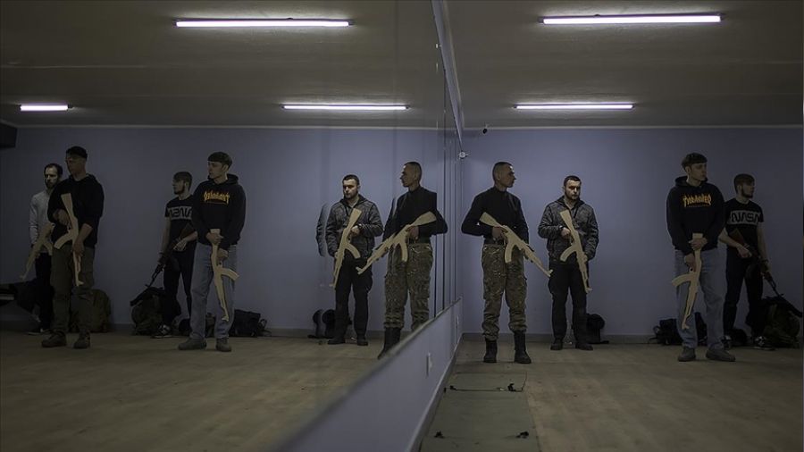 Ukrayna yabanc askerlerin szlemelerini uzatt