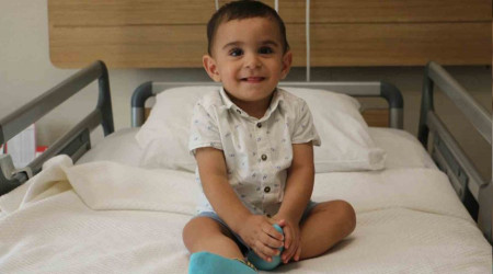 1,5 yaşındaki Veysel bebek 2 saatte 3 ameliyat birden oldu