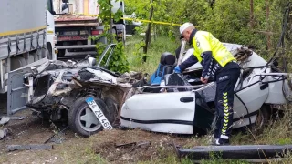 16 kez ehliyetsiz araç kullanmaktan işlem yapılan sürücü kaza yapan aracında ölü bulundu