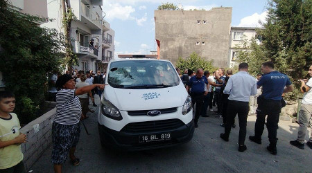 Akıl hastanesinden belediyeye ait çakarlı araçla kaçtı