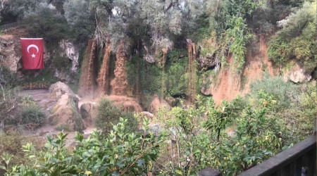 Anadolu'nun en etkileyici şelalesi çamur çağladı