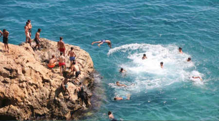 Antalya'da termometreler 44 dereceyi gösterdi