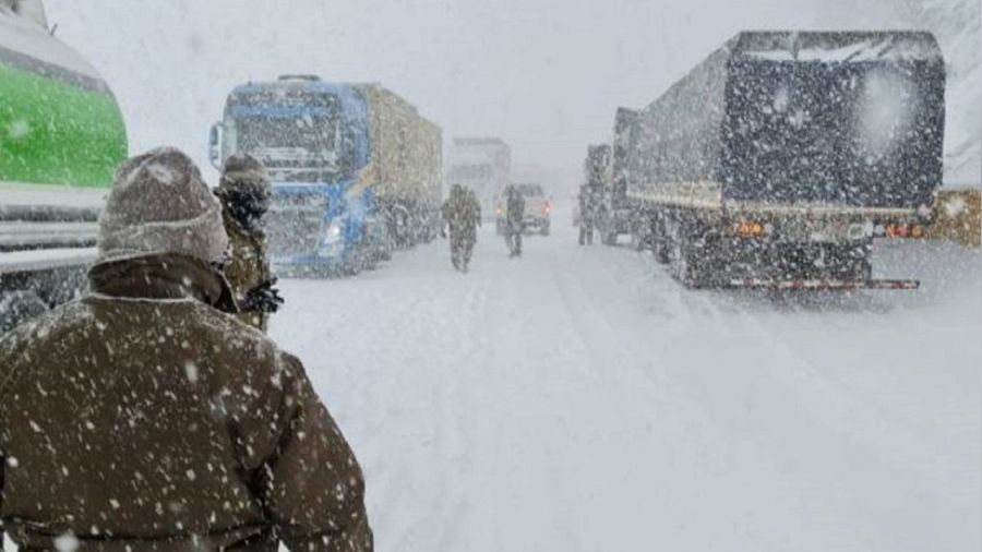 Arjantin-Şili sınırında kar esareti