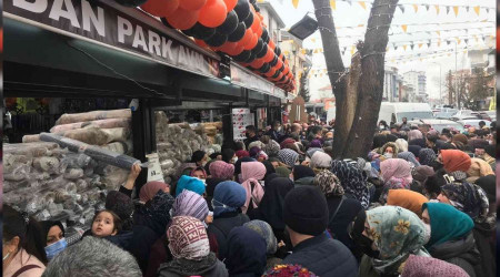 Başkent'te AVM açılışında izdiham