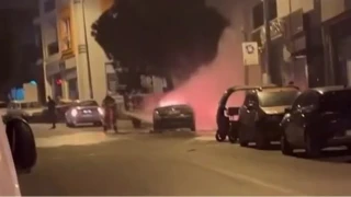 Çanakkale'de yanan araç bomba gibi patladı