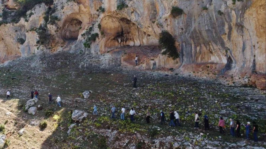 Çoban keçi ararken milattan önceki yazılı tasvirleri buldu