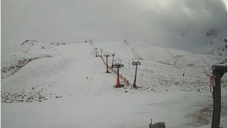 Davraz Kayak Merkezine mevsimin ilk karı düştü