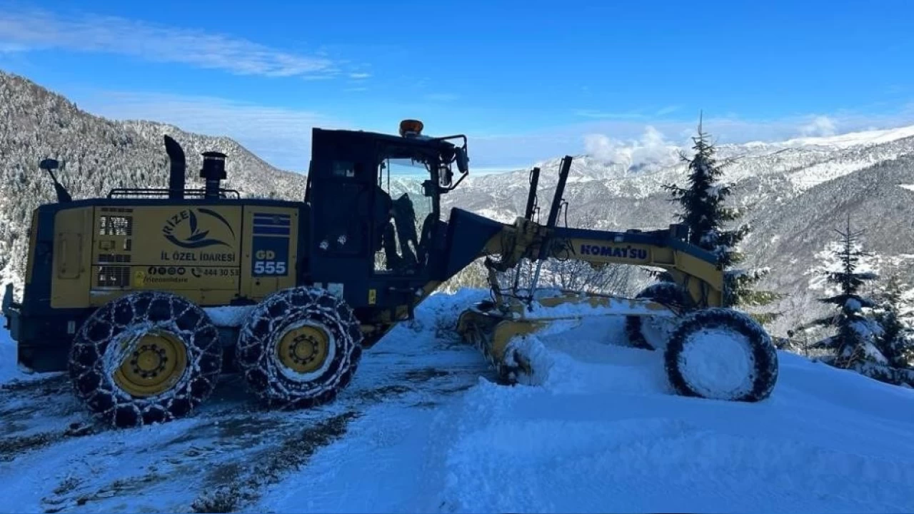 Doğu Karadeniz'de 367 köy yolu ulaşıma kapandı