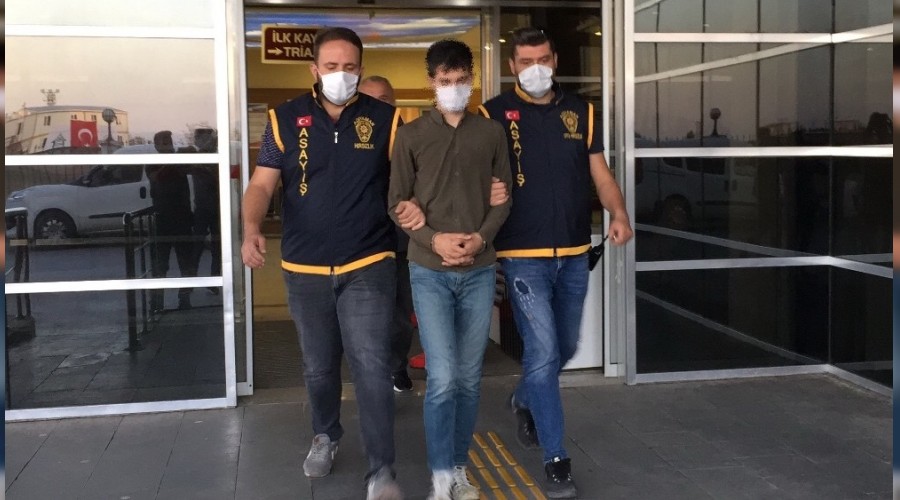 Düğünde sahtesiyle gerçek altını değiştirdi