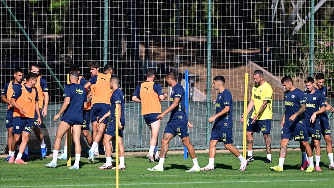 Fenerbahçe yarın Prag'a gidecek