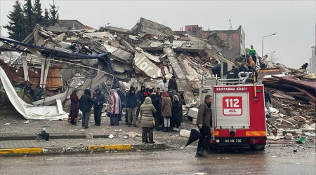Galatasaray depremzedeler iin adr istedi 