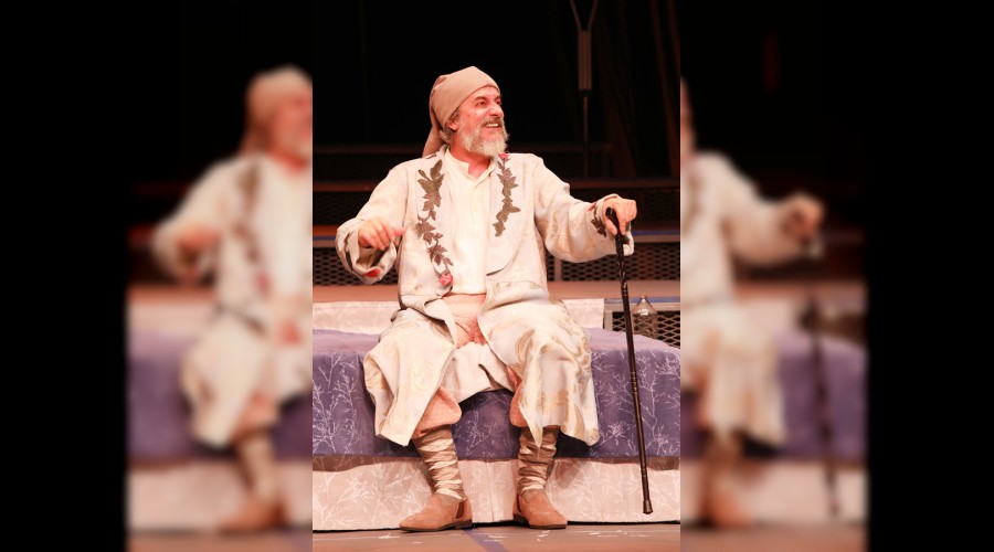 Hastalık Hastası Şehir Tiyatroları’nda