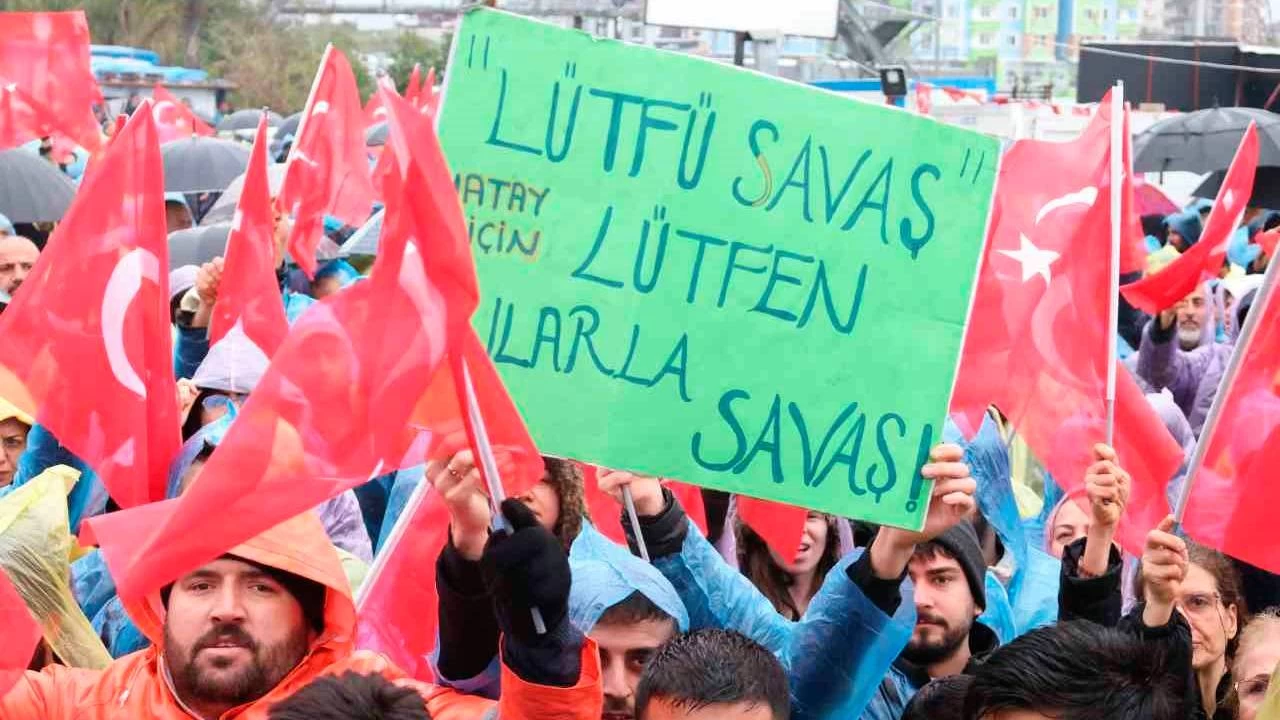 Hataylılar Lütfü Savaş için CHP il başkanlığında bir araya geldi