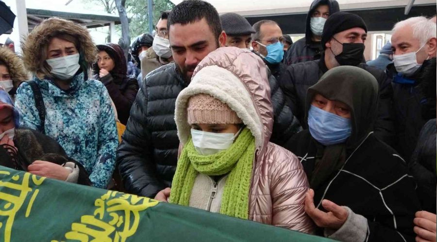 Hemşireye 10 yaşındaki kızından hüzünlü veda