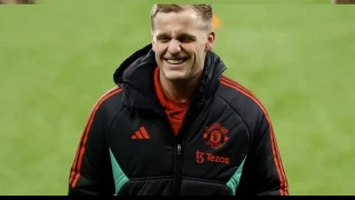 Hollandalı oyuncu, United'dan ayrıldı