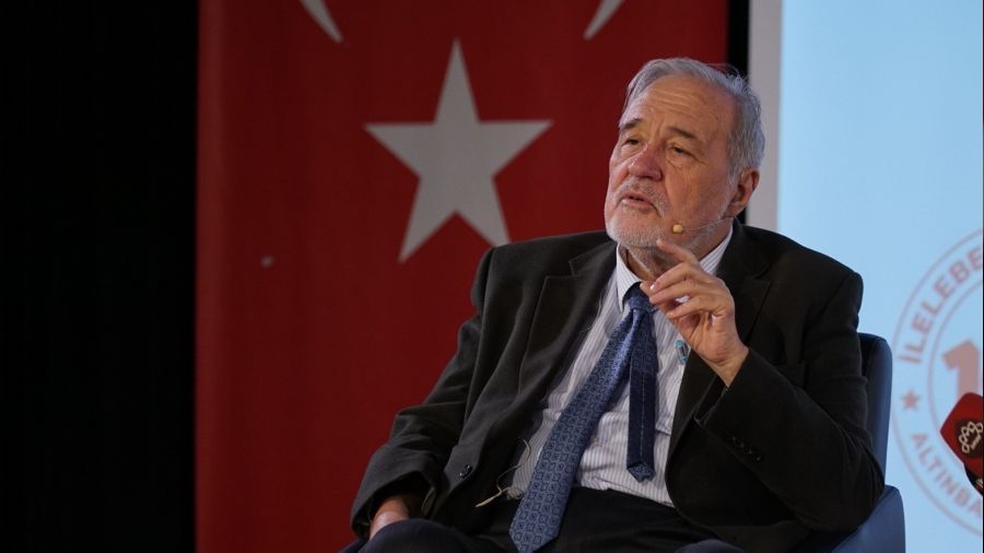 İlber Ortaylı: İran olaylarında provokasyon yok