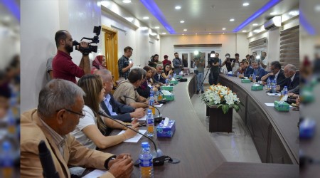 İngilizler iktidarı ve muhalefetiyle; "YPG/PKK'yı bağrına bastı"