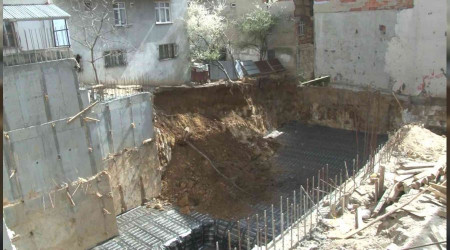 İnşaat yapımı esnasında toprak kaydı