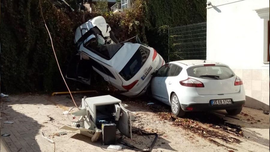 İzmir'de freni patlayan kamyon dehşet saçtı: 1 ölü, 6 yaralı