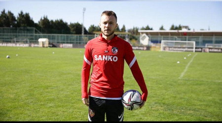 Josef de Souza gidiyor, Maxim geliyor