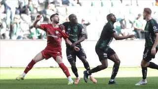 Kocaelispor, sahasında Gaziantep FK'yi 3-0 mağlup etti