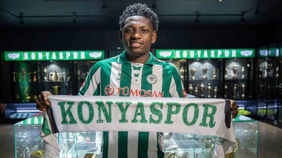 Konyaspor, Kazeem Olaigbe ve Rayyan Baniya'yı açıkladı