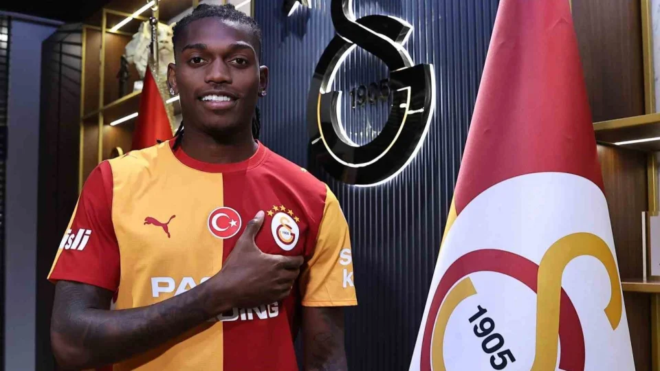 Leao yıllık net 10 milyon Euro garanti ücrete imza attı