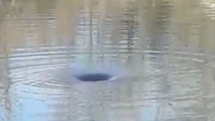 Lice'de depremler sonrası obruklar meydana geldi