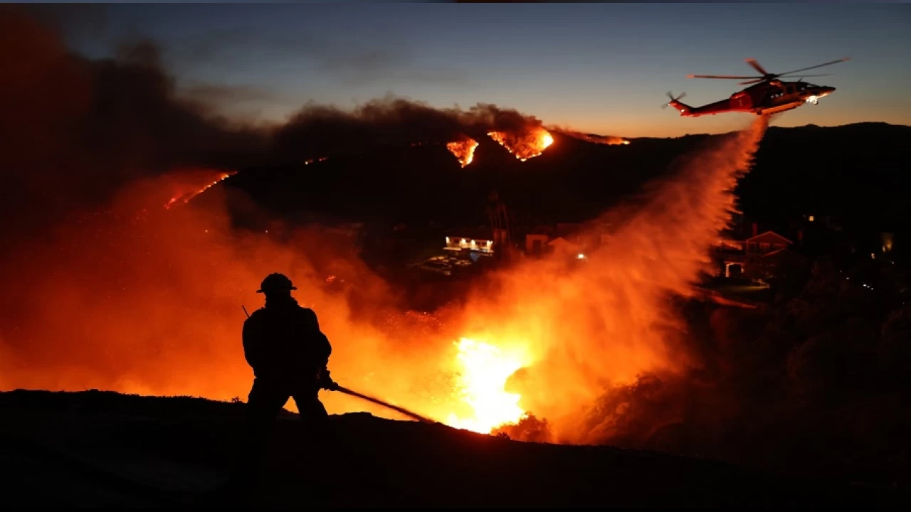 Los Angeles'ta orman yangnlar nedeniyle yaklak 30 bin kii tahliye ediliyor