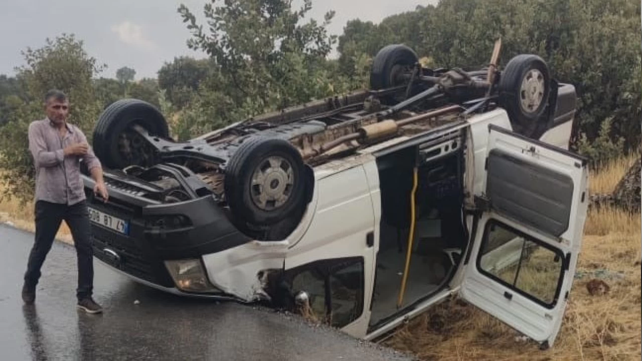 Mardin'de minibüs devrildi: 7 kişi yaralandı