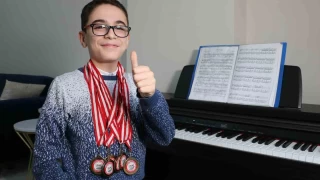 Piyano dahisinin on parmağındaki marifet