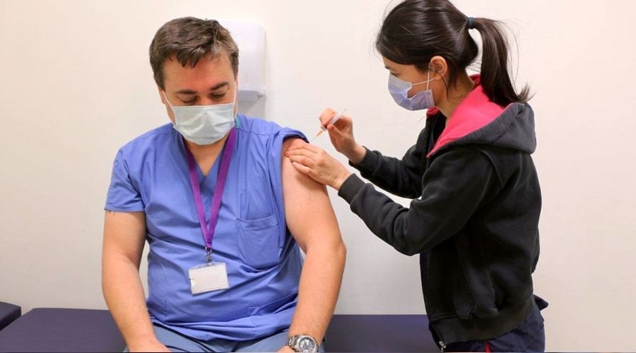 Sağlık çalışanlarında 2. doz aşılamalar başladı