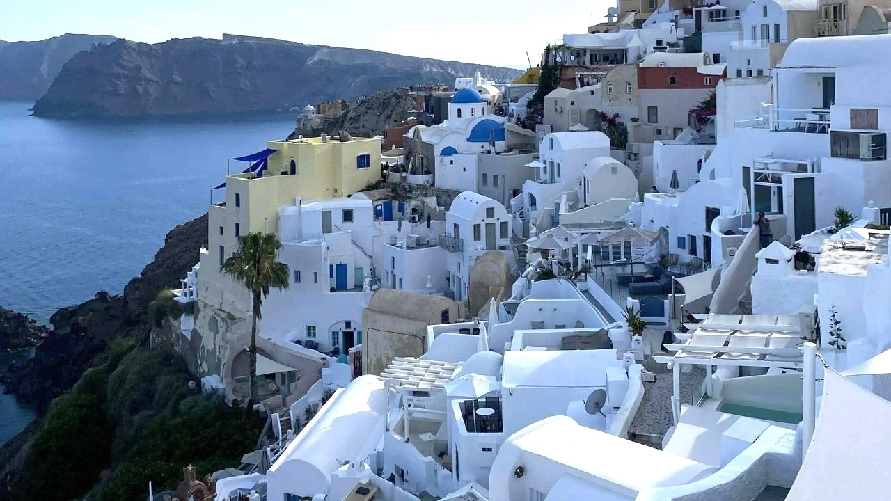 Santorini'de uzmanlar ve ordu mensuplar sismik hareketlilii inceledi