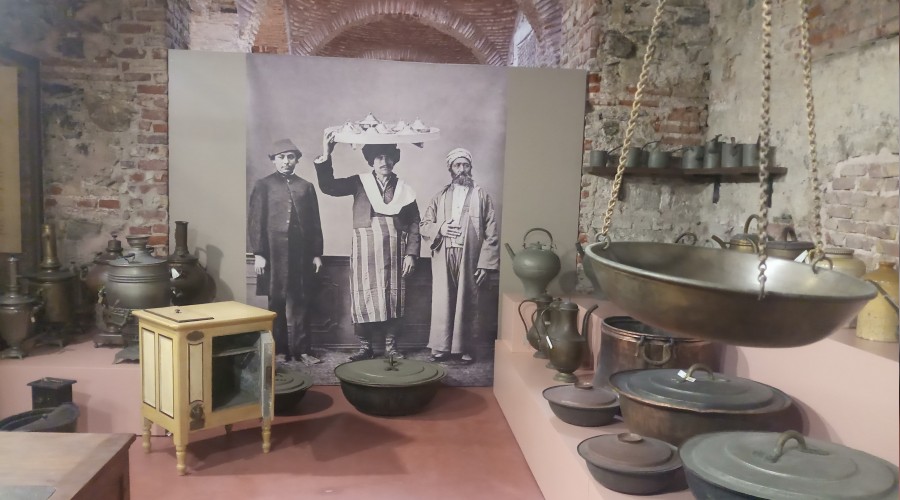 Saray koleksiyonları ziyaretçilerini bekliyor